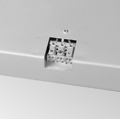 Светодиодные светильники Армстронг предназначены для освещения административных зданий, офисов, магазинов, торговых залов, учебных и медицинских учреждений, а также для освещения жилых помещений.<br />
<br />
Корпус светильников GL-ARMSTRONG 60 выполнен из стали толщиной 0,5 мм, поэтому они отличаются высокой прочностью и устойчивостью к механическим повреждениям, что значительно расширяет их сферу применения. А благодаря небольшой глубине - 40 мм и особенностям конструкции, светильники можно монтировать в потолки из любых стройматериалов, в том числе в потолки типа "Армстронг", а также крепить их накладным способом.